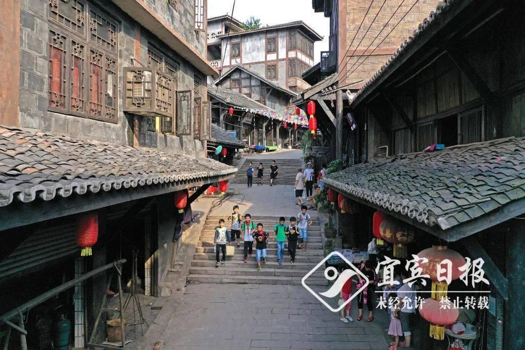 【打赢开局战 实现“开门红”——县(市、区)委书记、市直部门及企业负责人访谈】邹开斌: 全力推进新型城镇化建设